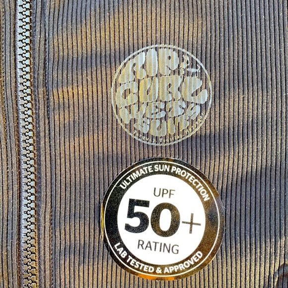 🔶🔸RIP CURL PREMIUM ZIP RIBED RASH GUARD🔸🔶 - Picture 9 of 11